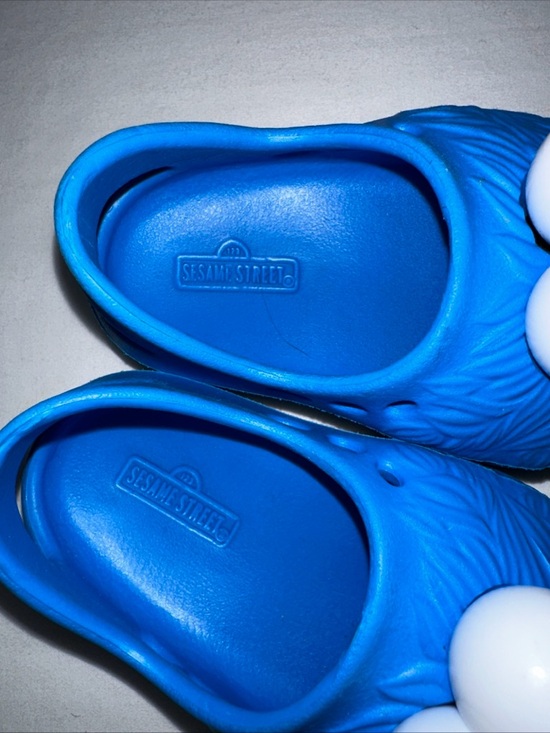 Sesame Street Blue Cookie Monster Kids Clog Sandals - Picture 2 of 3